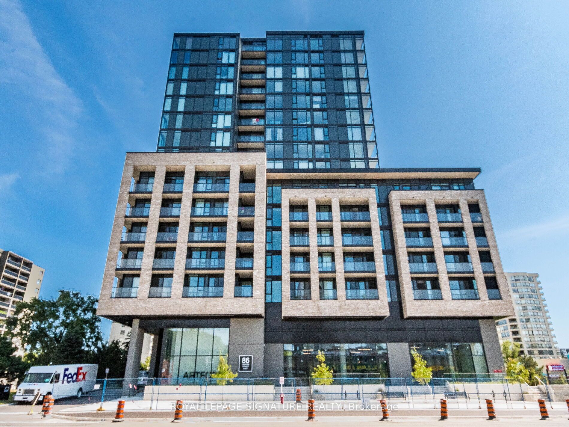 622-86 Dundas Street E, Mississauga, ON, L5A 1W4