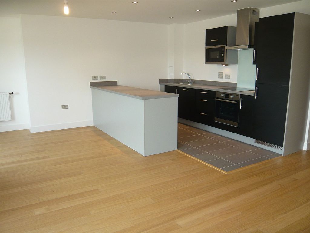 Additional image 2 of 2 bed flat to rentPark Way, Newbury, Berkshire RG14