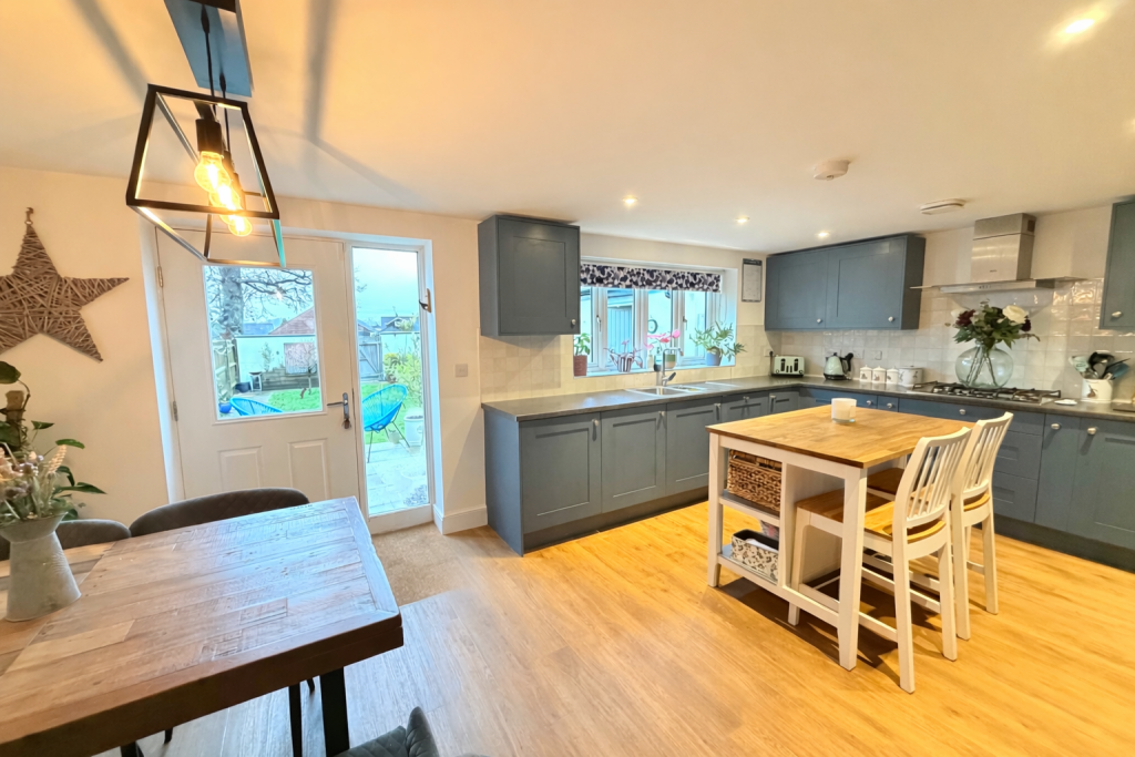 Bristle Grove, Warminster photo 3