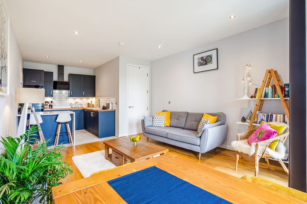 Additional image 7 of 1 bed flat for sale40 Melliss Avenue, Richmond TW9