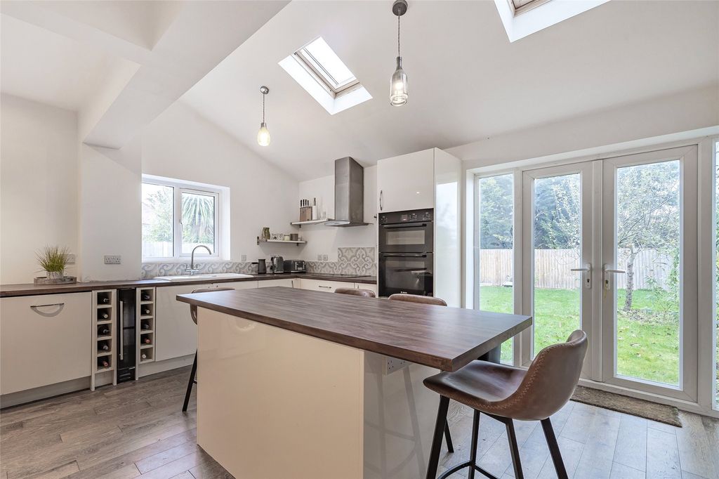 Additional image 3 of 4 bed semi-detached house to rentThe Drive, Cornmeadow Lane, Worcester, Worcestershire WR3
