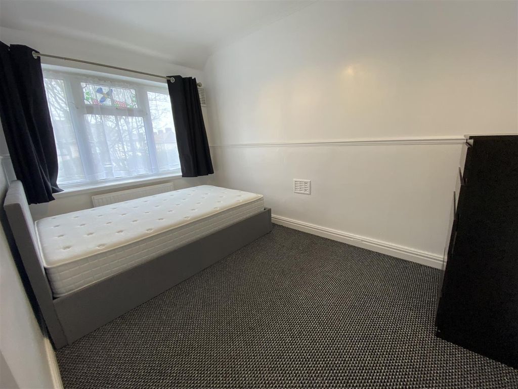 Additional image 7 of 2 bed terraced house to rentLangley Crescent, Dagenham RM9