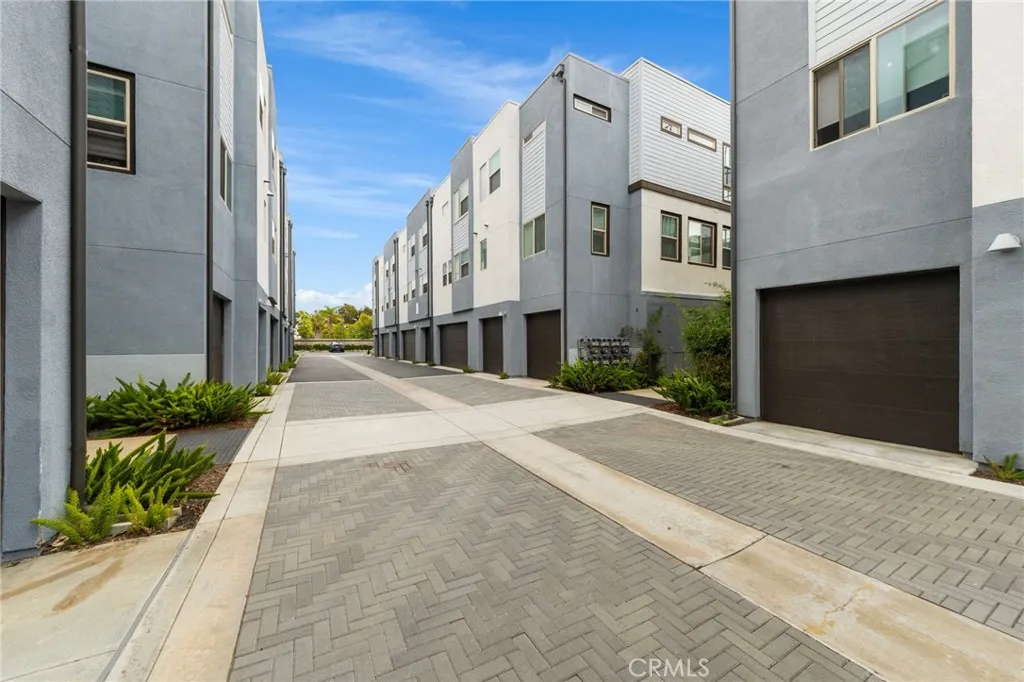 Additional image 80 of 210 Placemark, Irvine, CA 92614