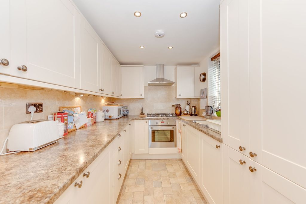 Additional image 2 of 3 bed flat for saleGraham Road, Sheffield S10