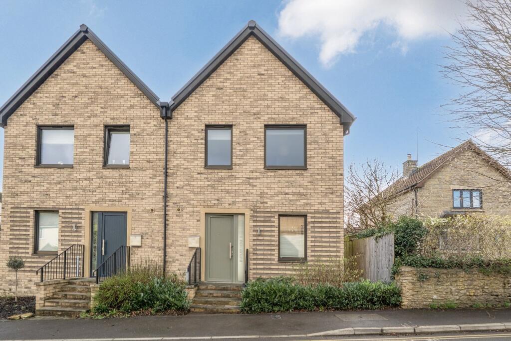 Caxton Road, Frome, BA11