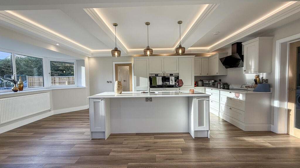 Smallbrook Lane, Warminster photo 5