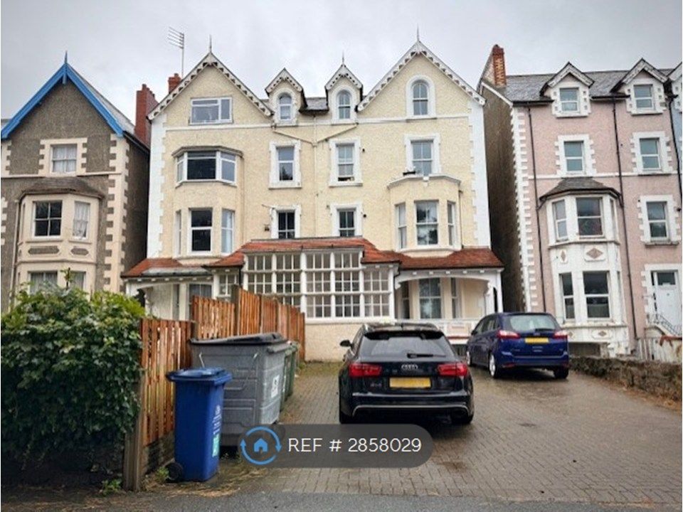2 bed flat to rentBay View Road, Colwyn Bay LL29