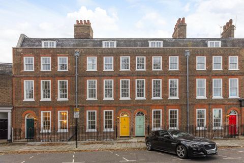 Chiswick Lane South, London W4