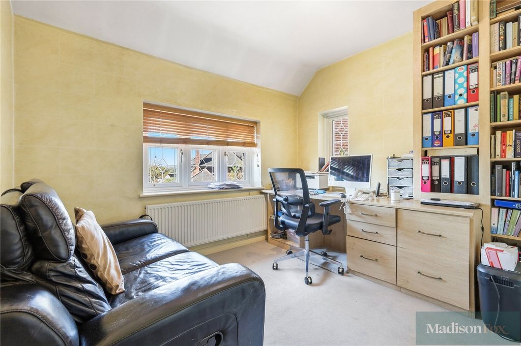 Additional image 19 of 5 bed detached house for saleParkland Close, Chigwell, Essex IG7