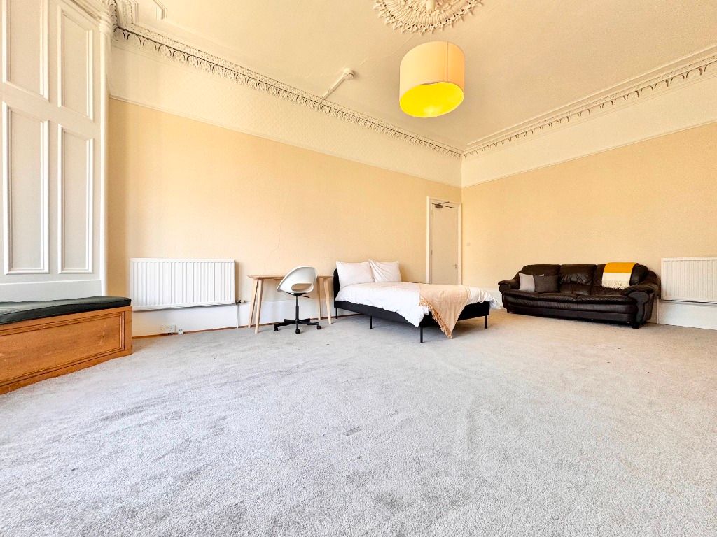 Additional image 4 of 5 bed flat to rentHillhead Street, Hillhead, Glasgow G12