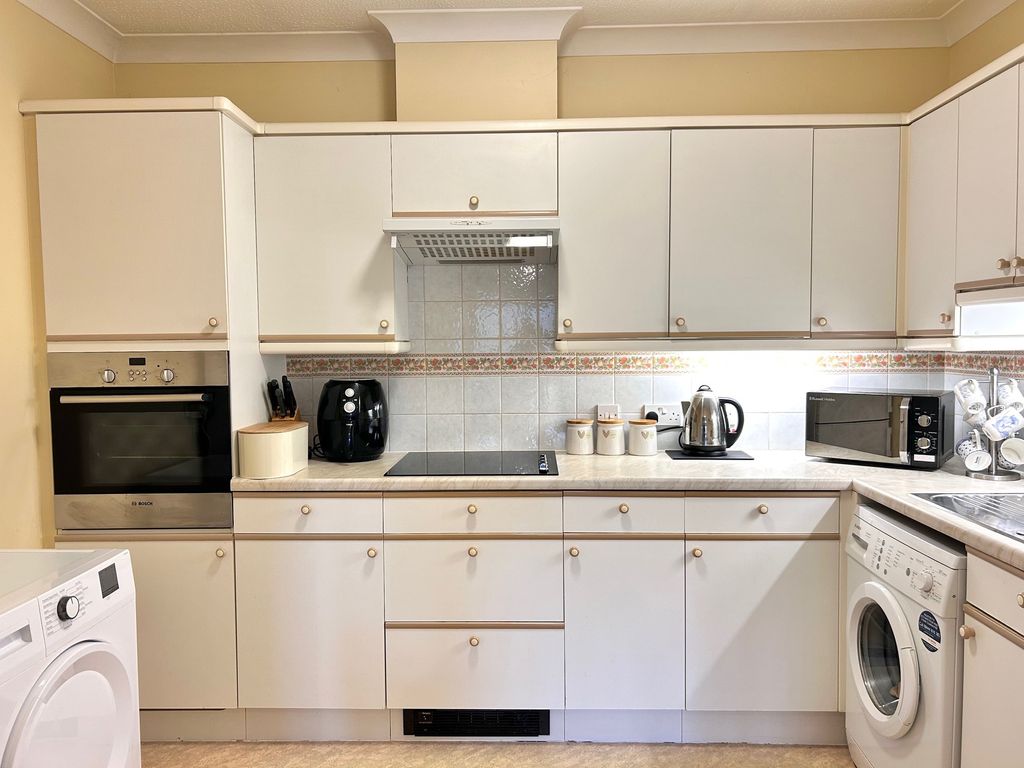 Additional image 9 of 2 bed flat for saleFernlea Avenue, Ferndown BH22