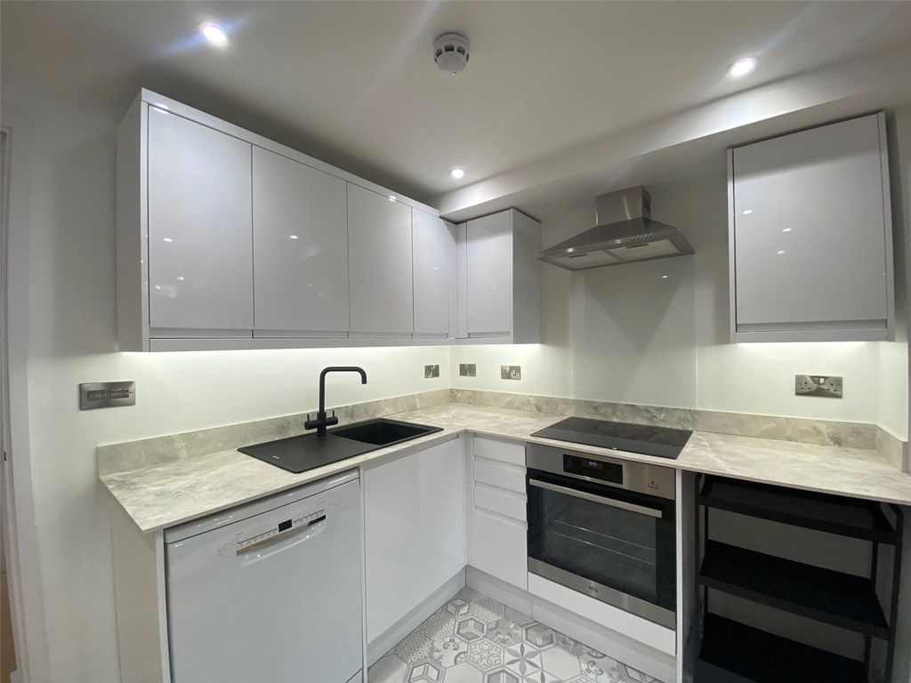 Additional image 8 of 1 bed flat to rentSt Ronans Avenue, Redland, Bristol BS6