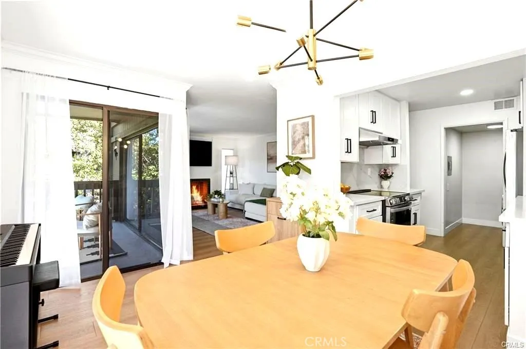 Additional image 8 of 3362 La Mesa Dr Unit 5, San Carlos, CA 94070