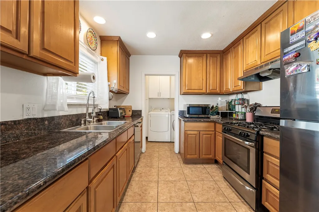 Additional image 7 of 2389 Mayfield Avenue, Montrose, CA 91020