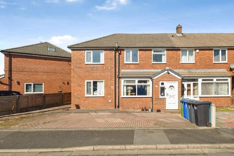 Langfield Crescent, Droylsden, Manchester, Greater Manchester M43