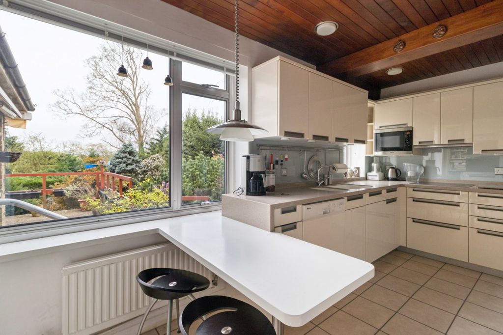 Additional image 8 of 4 bed detached house for saleRobins Orchard, Chalfont St. Peter, Buckinghamshire SL9
