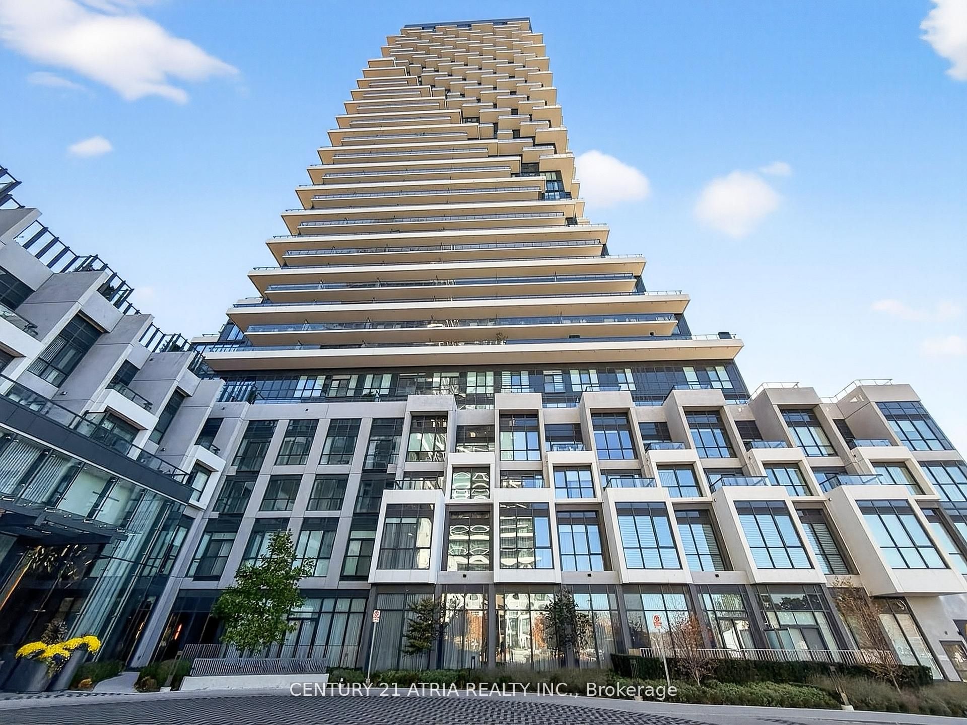 802-30 Inn On The Park Drive, Toronto, ON, M3C 0P7