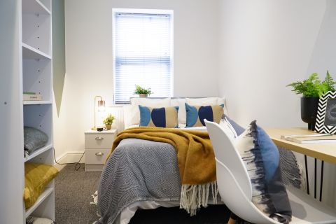 Driffield Street, Manchester M14, Room to rent