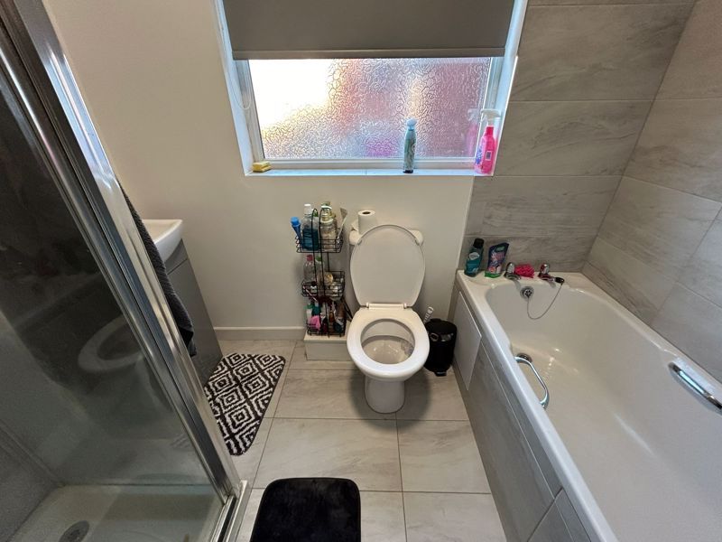 3 bed shared accommodation to rentHigh Road, Nottingham NG9 photo 4