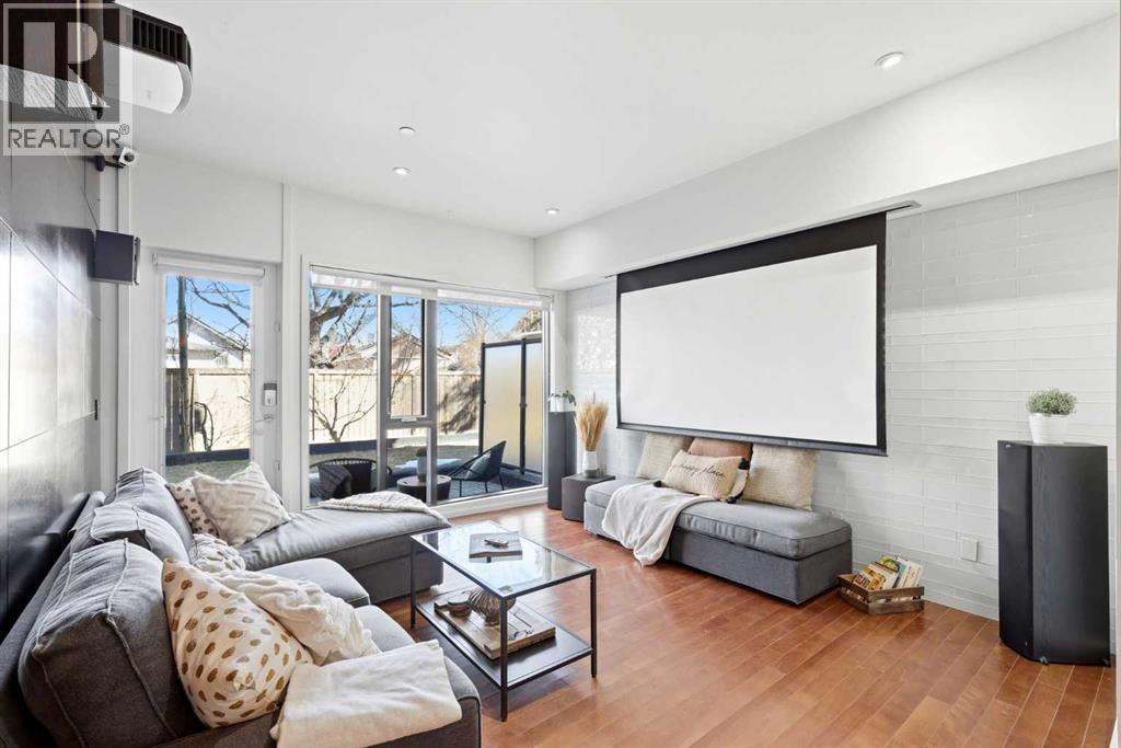 105, 414 Meredith Road NE