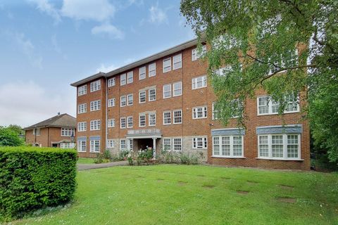 Wimbledon Park Side, Wimbledon Common, London SW19