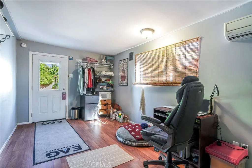 Additional image 53 of 17504 Hamlin St, Van Nuys, CA 91406