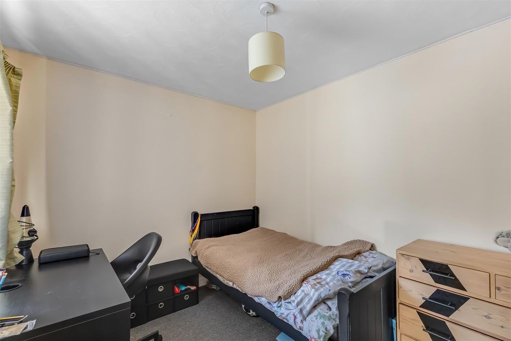 Additional image 13 of 2 bed flat for saleTarn Court, Ilkley LS29