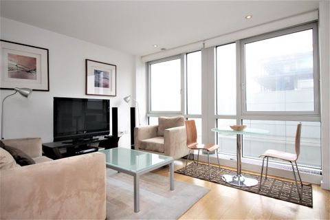 Ontario Tower, Fairmont Avenue, Canary Wharf E14, Studio to rent