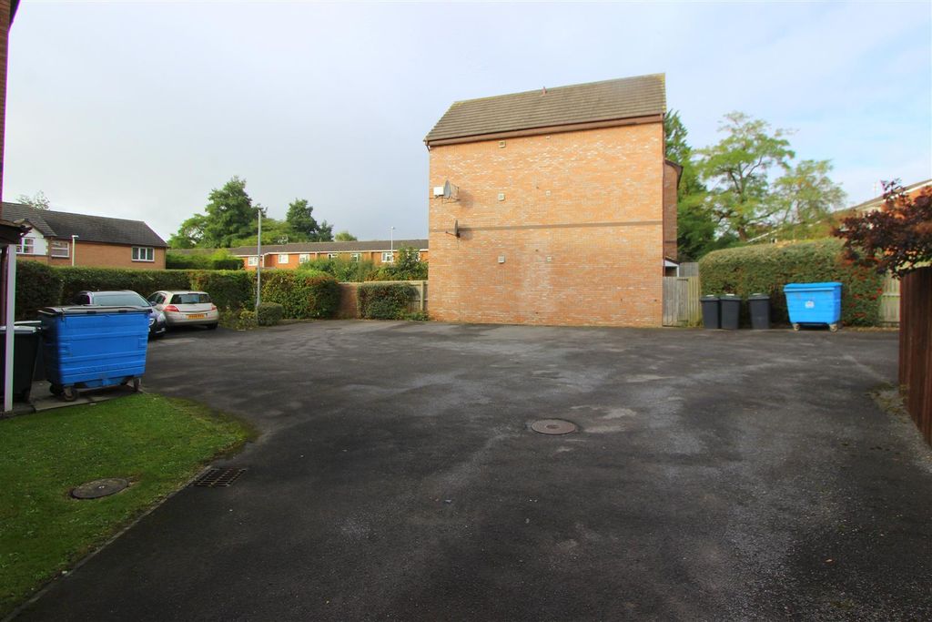 Additional image 8 of 2 bed flat for saleMarske Grove, Darlington DL3