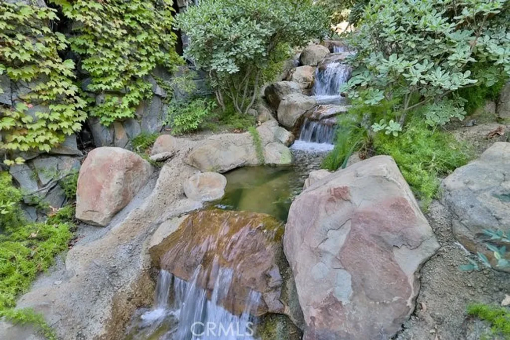 4765 Park Encino Lane Unit 133, Encino, CA 91436