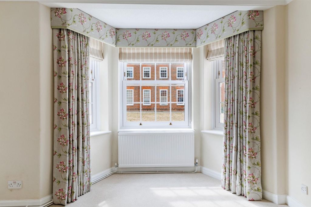 Additional image 6 of 1 bed flat for saleThe Close, Salisbury SP1