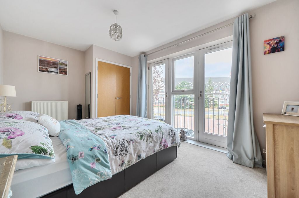 Additional image 4 of 2 bed flat for saleLondon Road, Binfield, Bracknell, Berkshire RG42