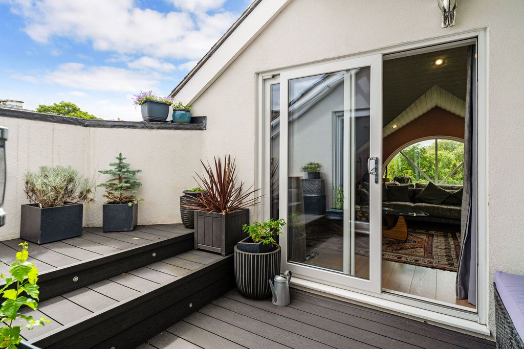 Additional image 2 of 3 bed penthouse for saleWellington Square, Cheltenham GL50