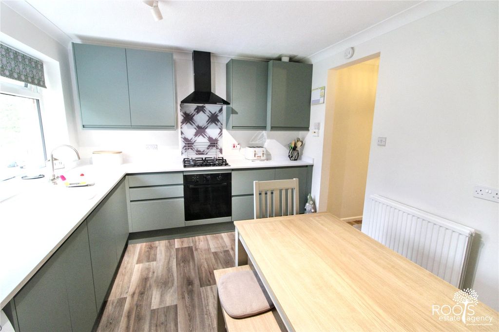 Additional image 3 of 3 bed flat for saleGorselands, Newbury, Berkshire RG14