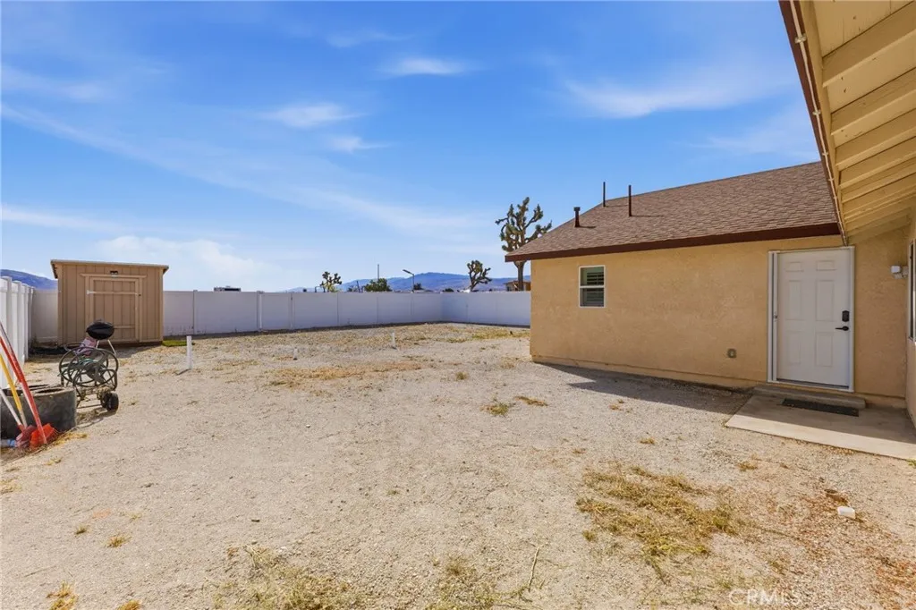 Additional image 45 of 12419 Pawnee Rd, Apple Valley, CA 92308