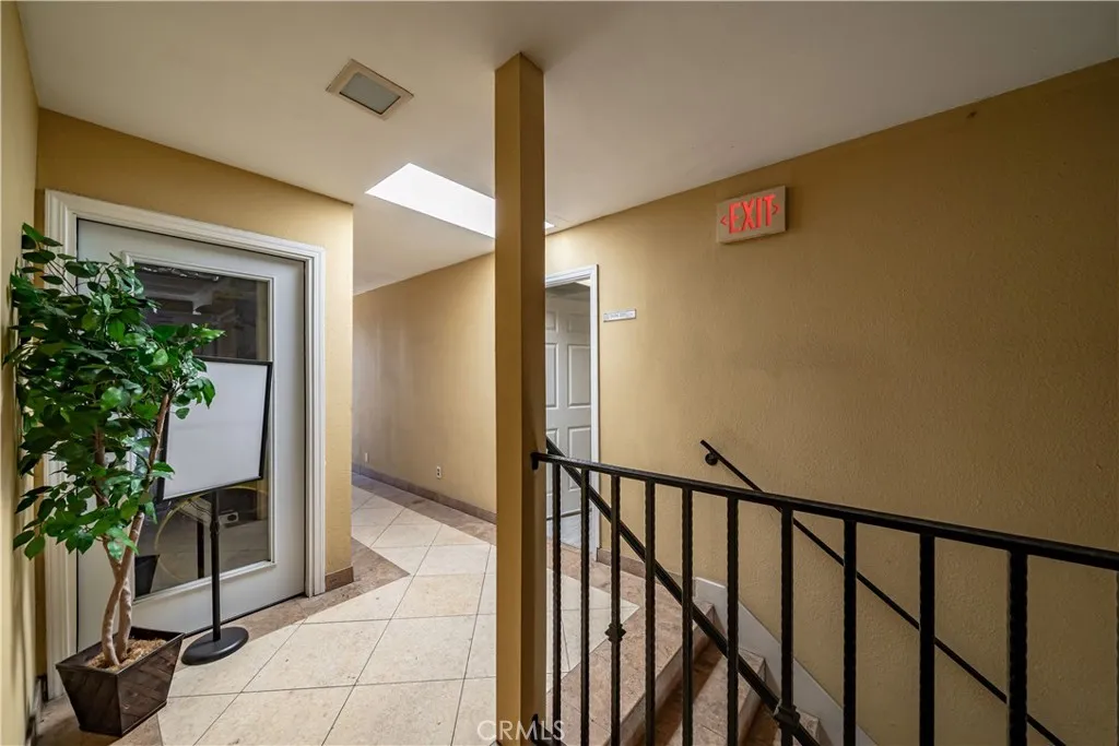 Additional image 34 of 526 Main St, Huntington Beach, CA 92648