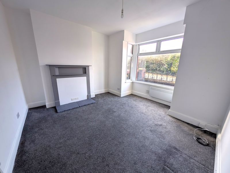 1 bed flat to rentPrinces Avenue, Caerphilly CF83 photo 2