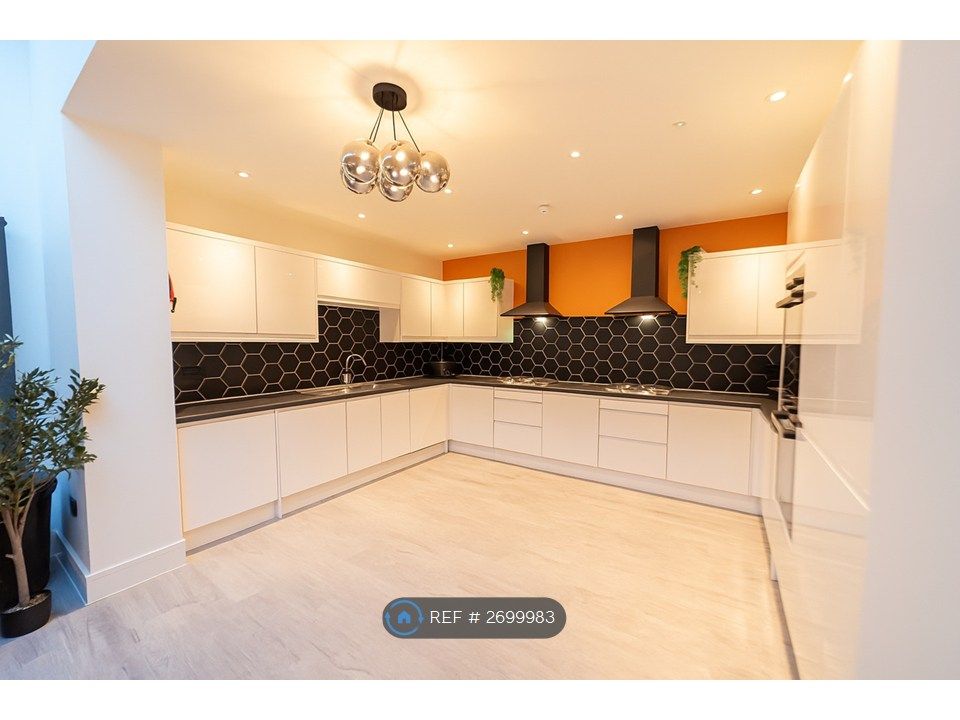 Additional image 6 of 8 bed terraced house to rentClare Street, Bridgwater TA6
