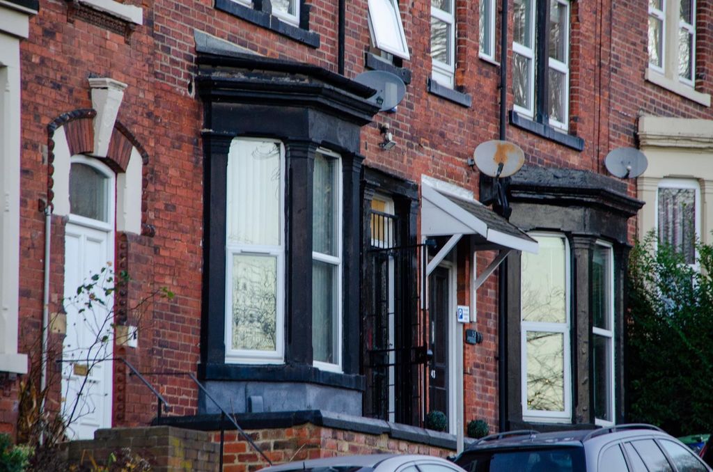 9 bed semi-detached house to rentHanover Square, Leeds LS3