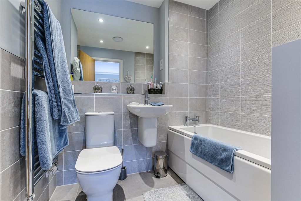 Additional image 8 of 4 bed semi-detached house for saleNorheads Lane, Biggin Hill TN16
