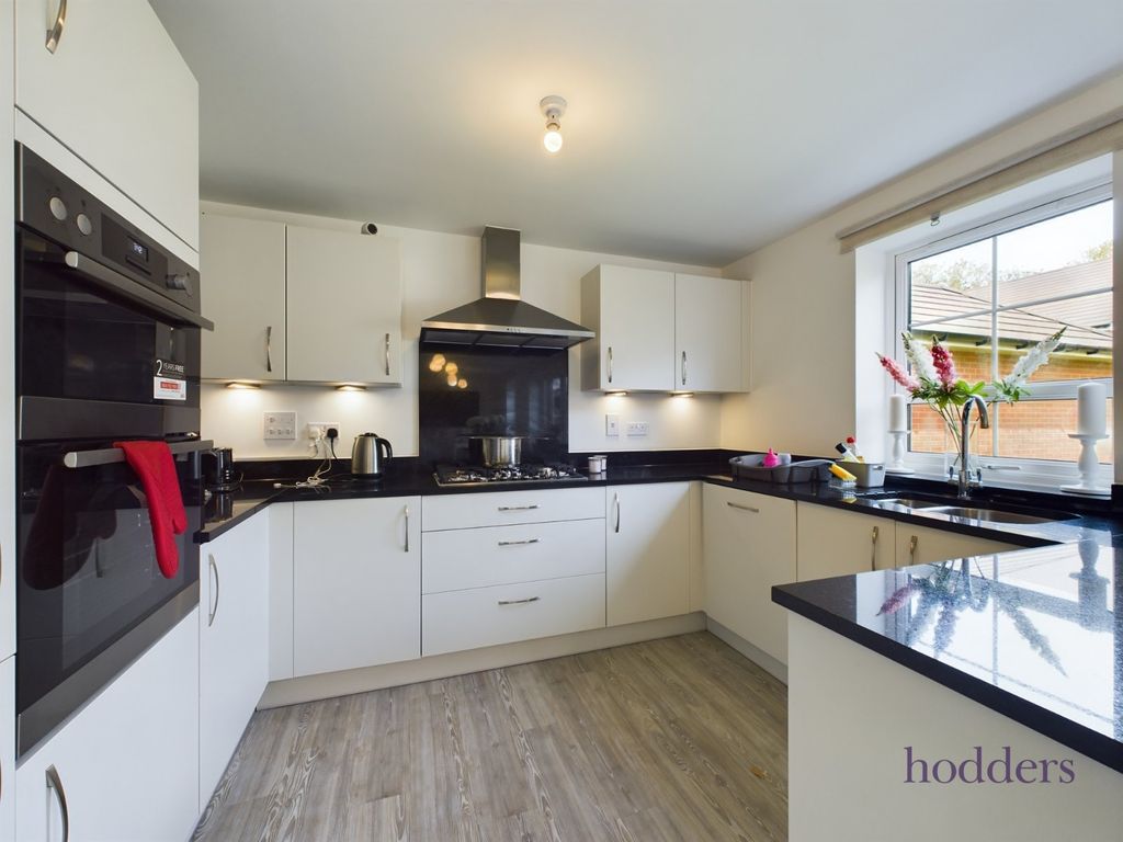 Additional image 6 of 5 bed detached house to rentBlackbess Lane, Chertsey, Surrey KT16