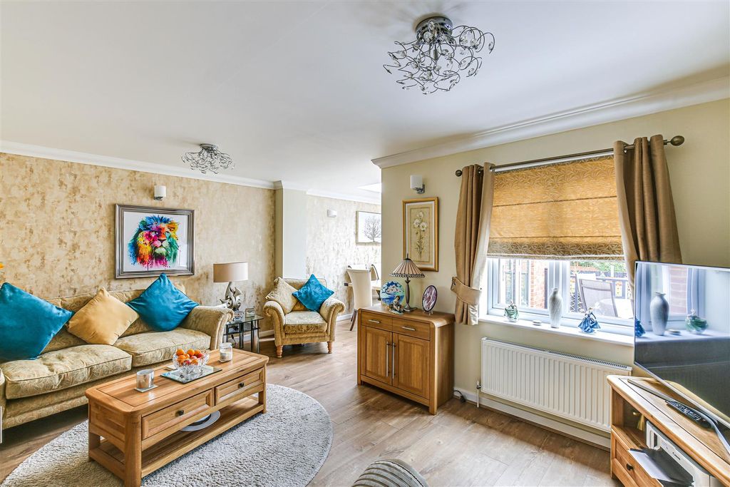 Additional image 4 of 4 bed semi-detached house for saleNorheads Lane, Biggin Hill TN16