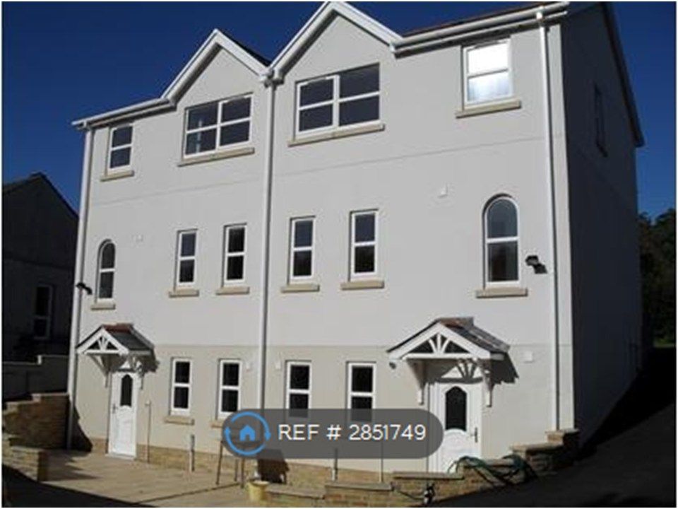 Additional image 2 of 4 bed semi-detached house to rentGwscwm Road, Burry Port SA16