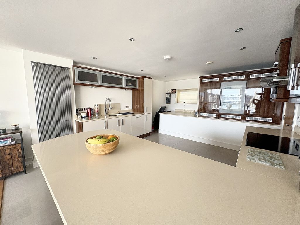 Additional image 7 of 2 bed flat for saleRichmond Walk, Plymouth PL1