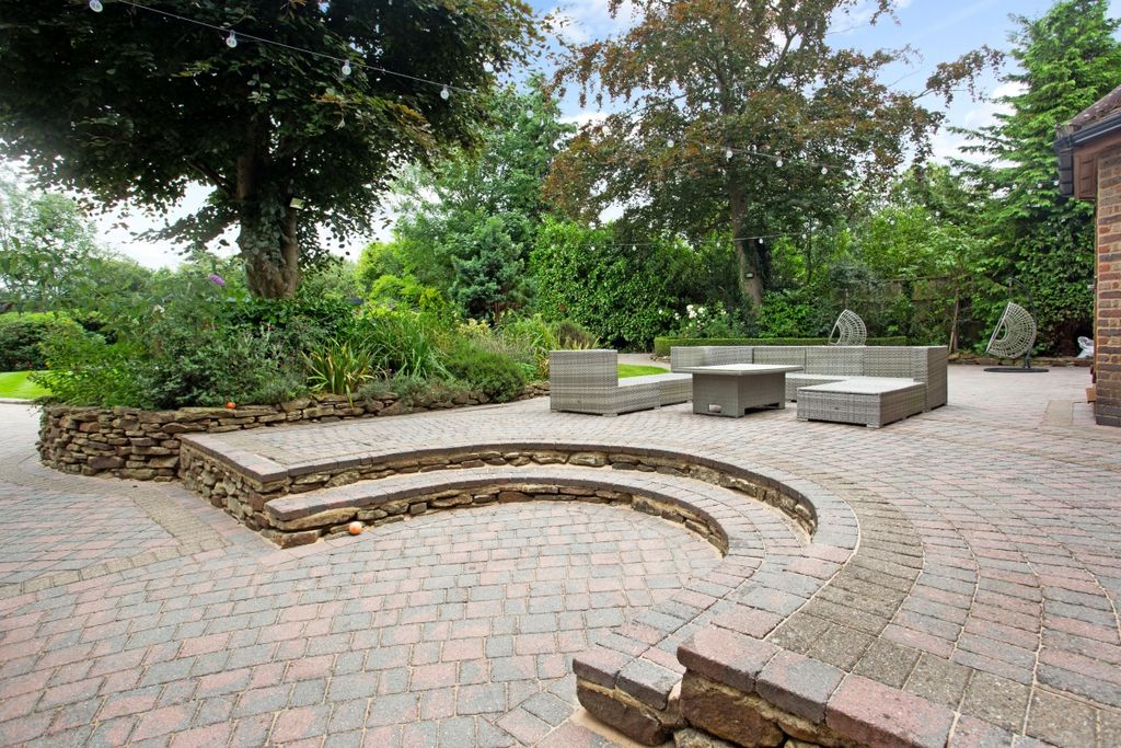 Additional image 6 of 5 bed detached house to rentHanyards Lane, Cuffley, Potters Bar EN6