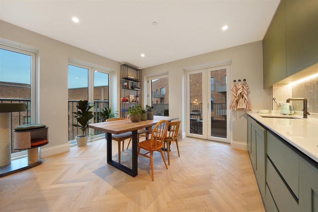 Additional image 6 of 2 bed flat to rentRoyal Engineers Way, Millbrook Park NW7