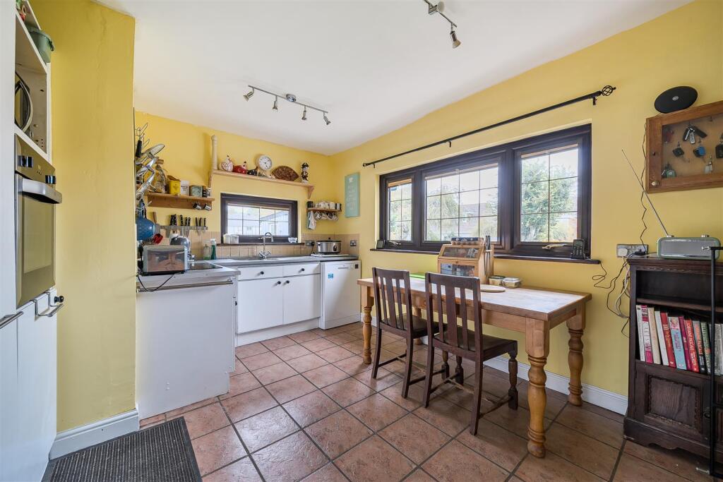 Martins Road, Keevil, BA14 photo 4