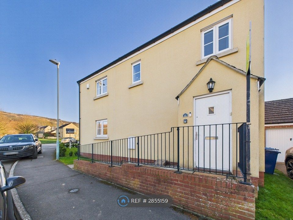 5 bed semi-detached house to rentDesert Orchid Road, Prestbury, Cheltenham GL52