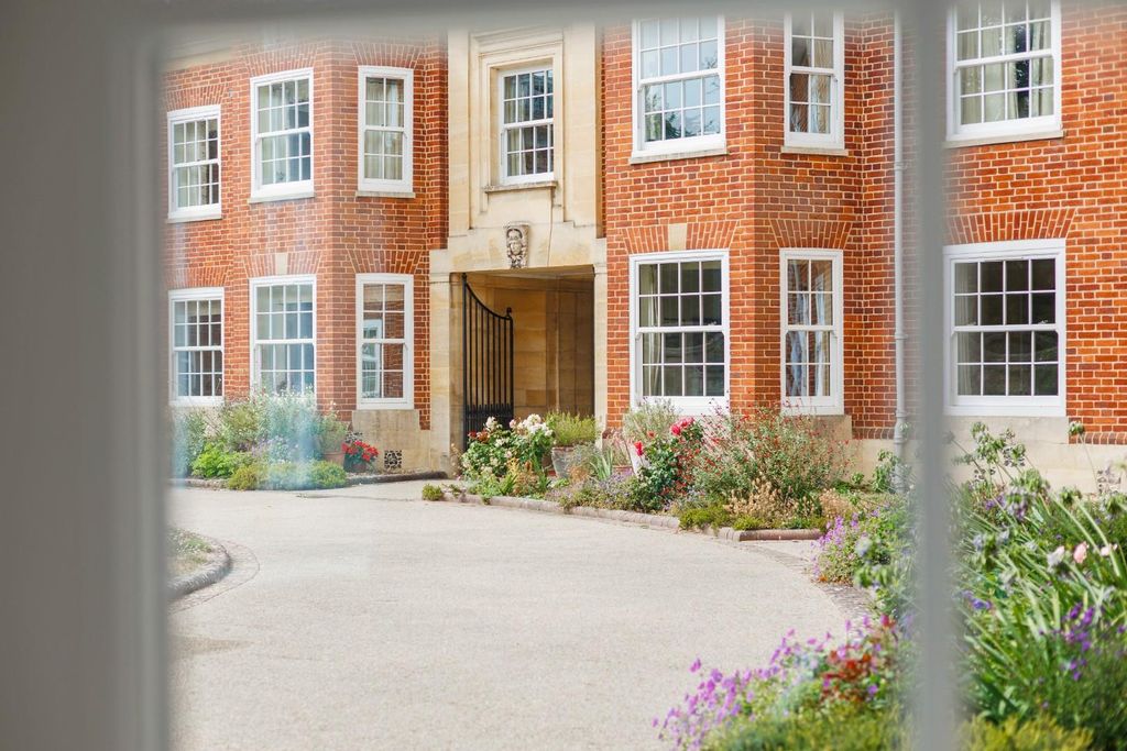 Additional image 13 of 1 bed flat for saleThe Close, Salisbury SP1