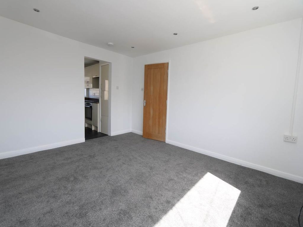 Additional image 7 of 2 bed maisonette to rentCastle Road, Rhoose, Vale Of Glamorgan CF62
